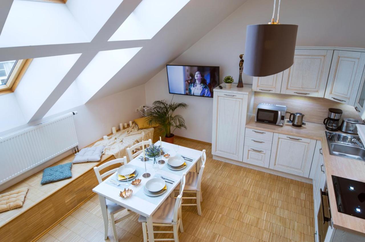 Modern Apartment Charvatova Prag Eksteriør billede